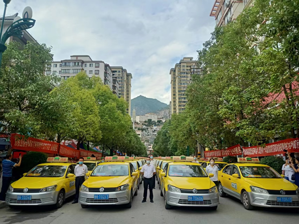 “愛心送考、奉獻(xiàn)社會”---隴運(yùn)集團(tuán)在行動